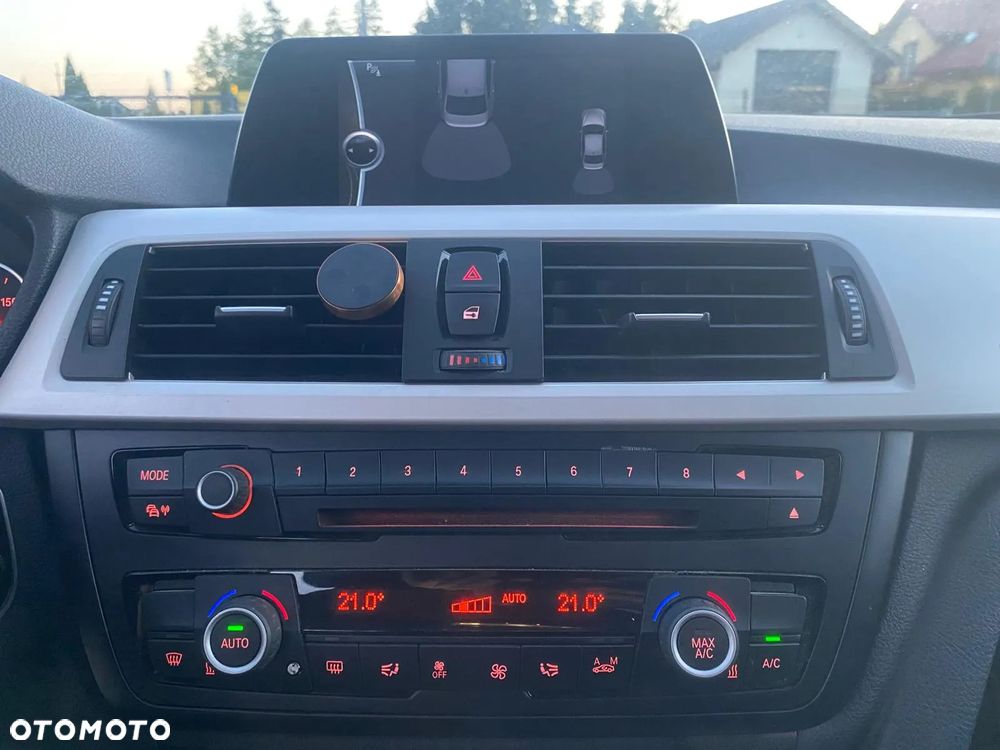 BMW Seria 3 318d - 9