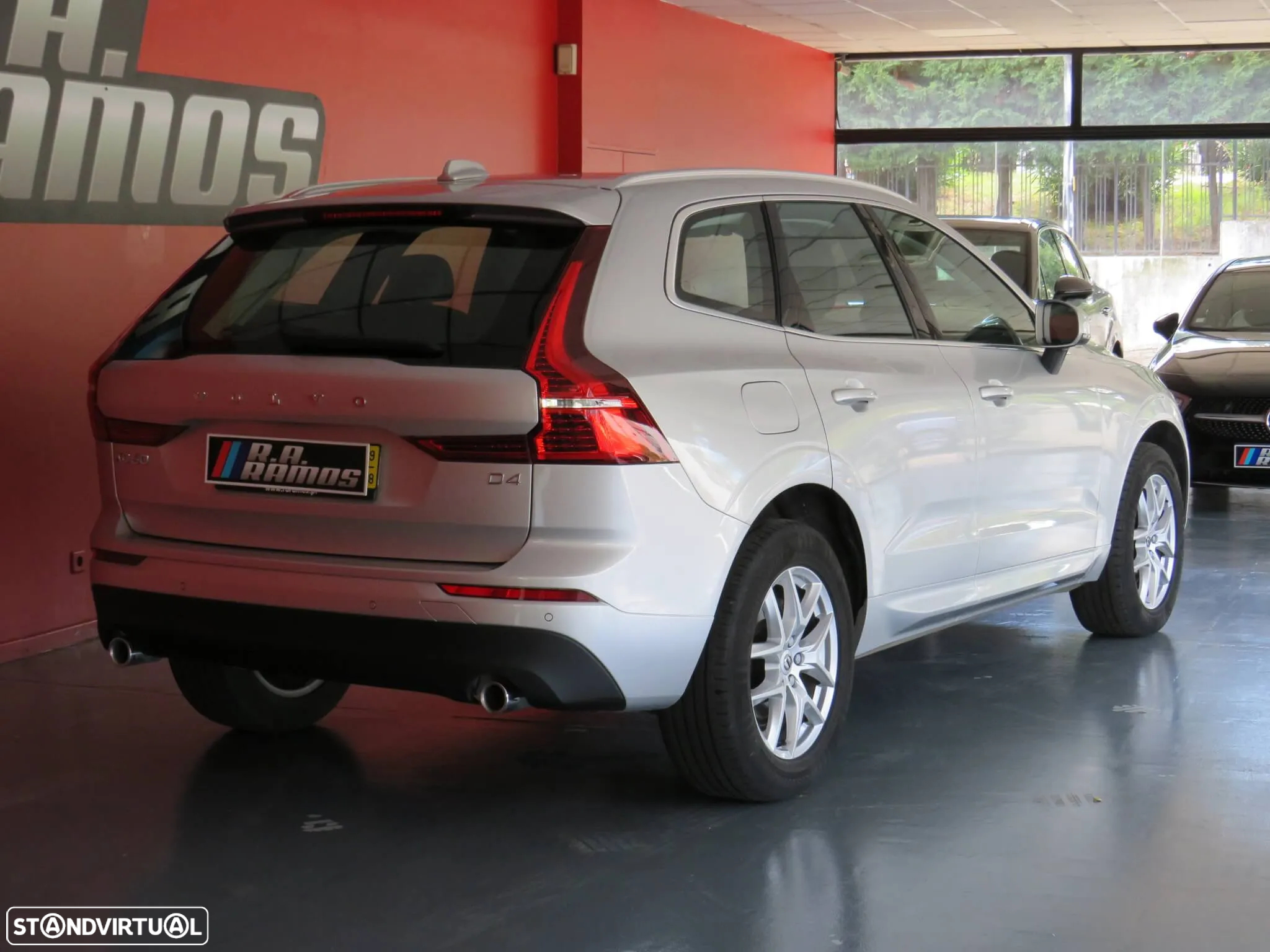 Volvo XC 60 2.0 D4 Momentum Plus Geartronic - 6