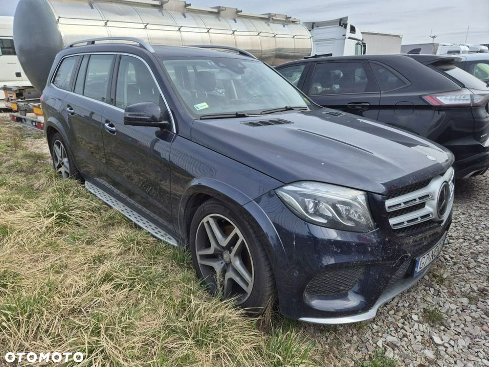 Mercedes-Benz GLS - 1
