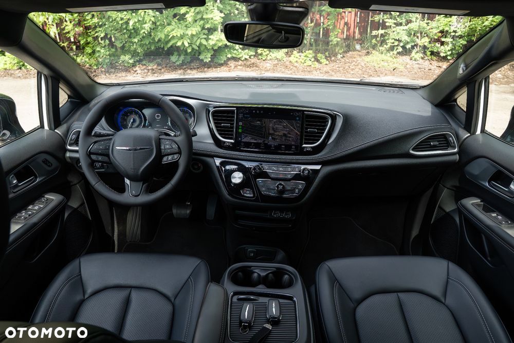 Chrysler Pacifica - 18