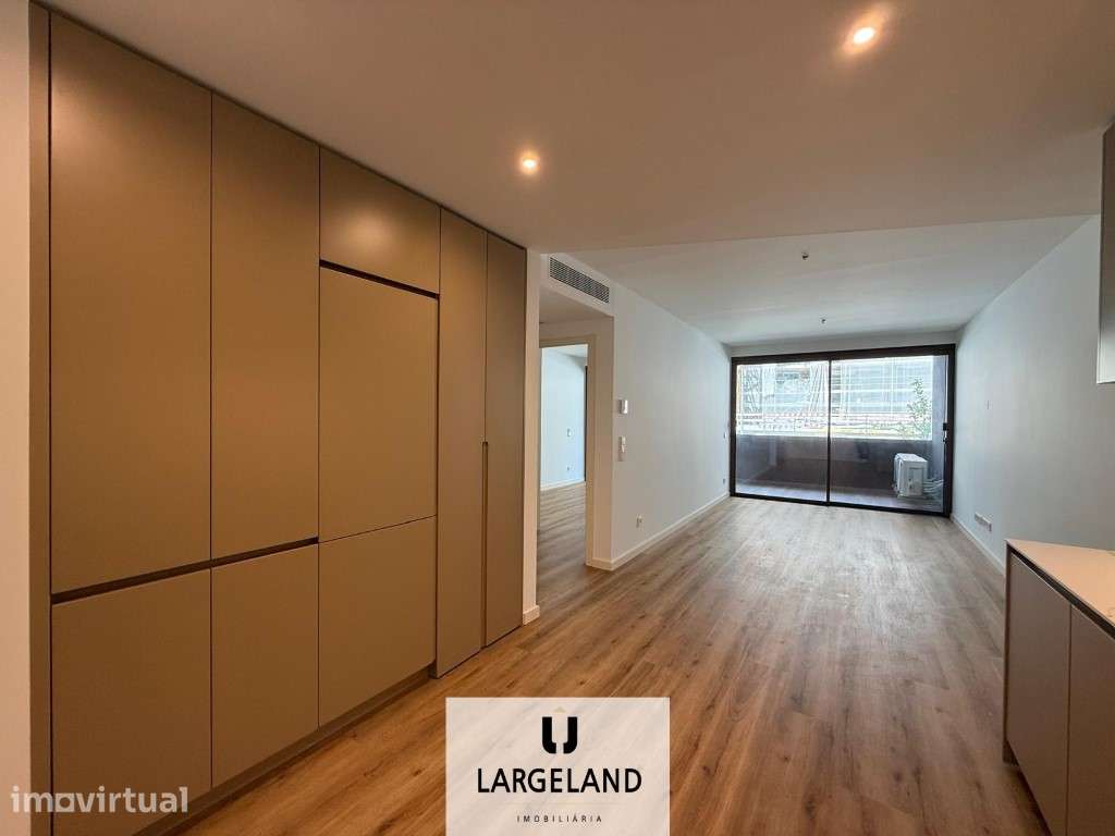 Apartamento T1 - Arrendamento - Grande imagem: 4/18
