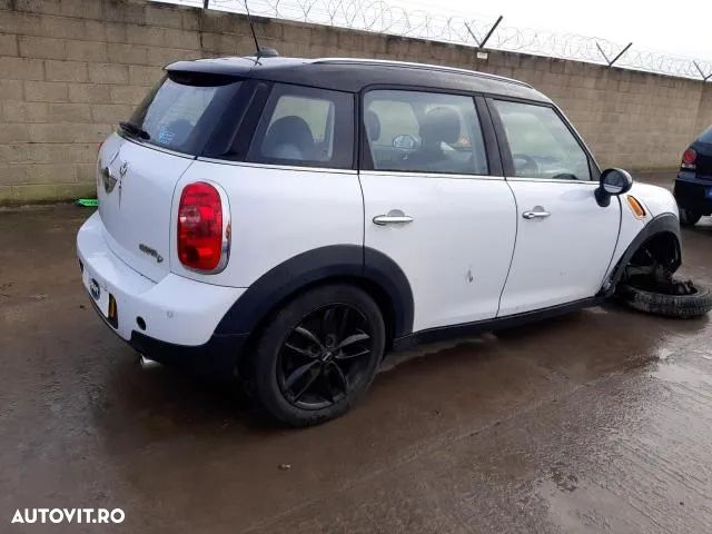 Dezmembrez Mini Countryman - 8