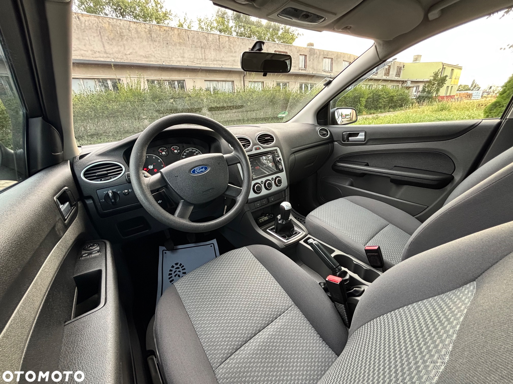 Ford Focus 1.6 Comfort - 24