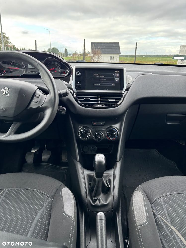 Peugeot 208 - 14