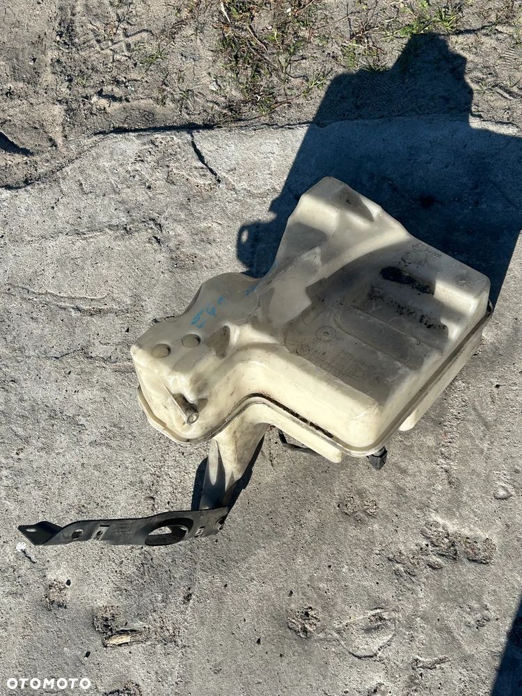 ZBIORNICZEK SPRYSKIWACZY BMW E60 E61 7179451 - 1
