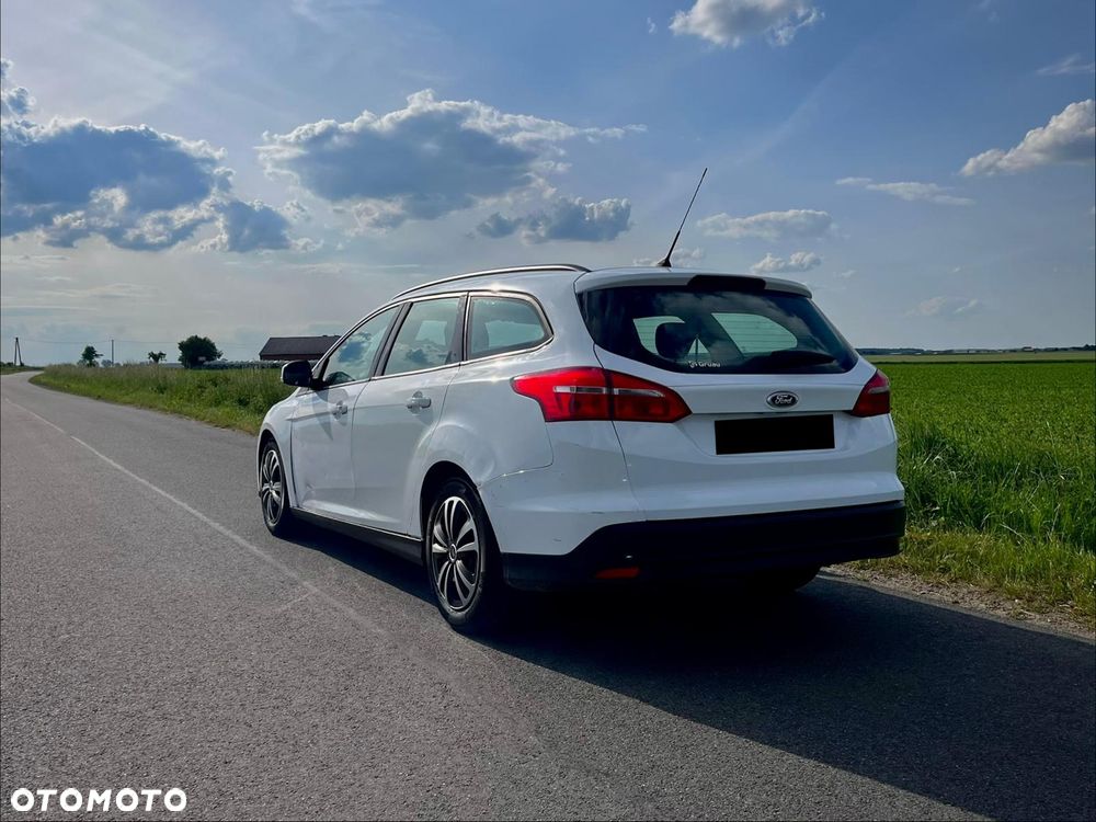 Ford Focus 1.6 TDCi DPF Start-Stopp-System SYNC Edition - 6