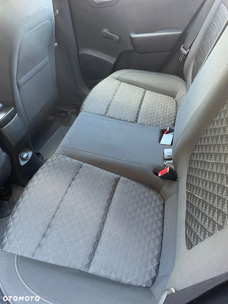 Kia Rio 1.2 L - 18