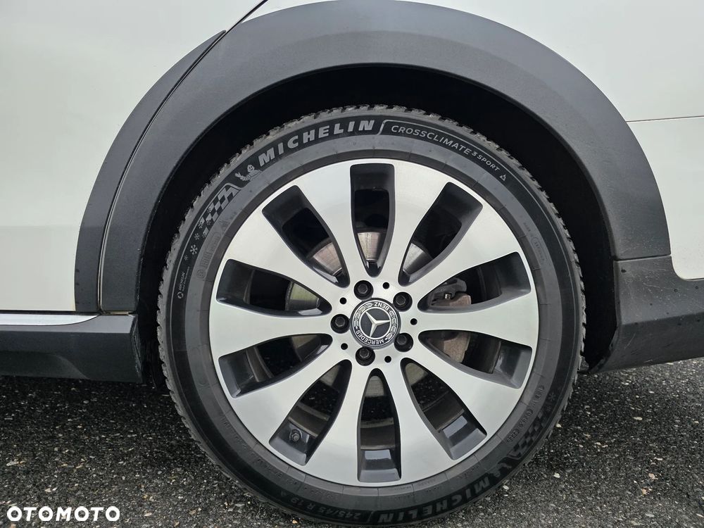 Mercedes-Benz Klasa E 220 d 4-Matic All-Terrain - 11