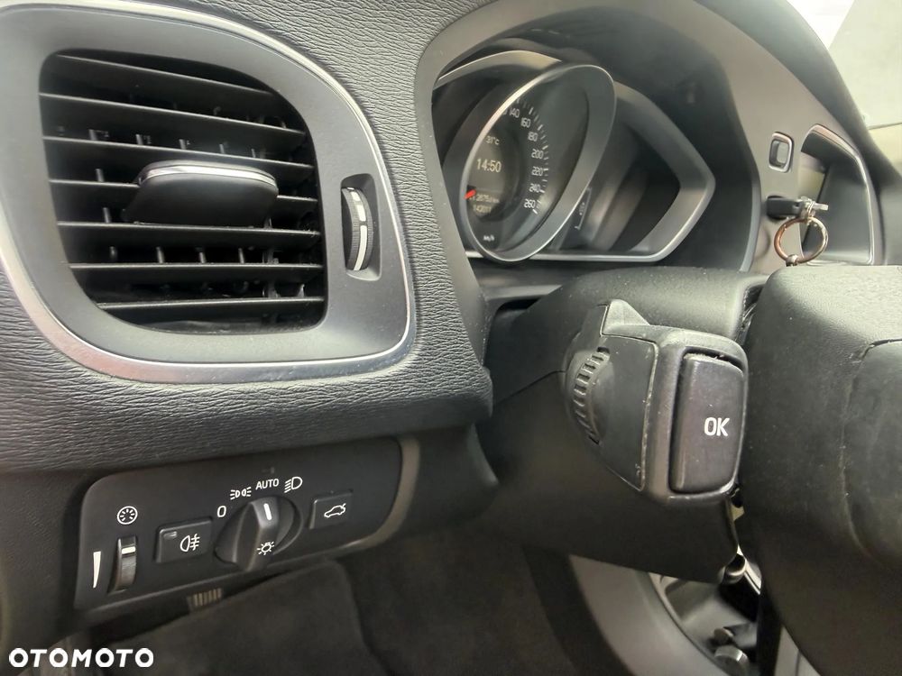 Volvo V40 T2 Kinetic - 13