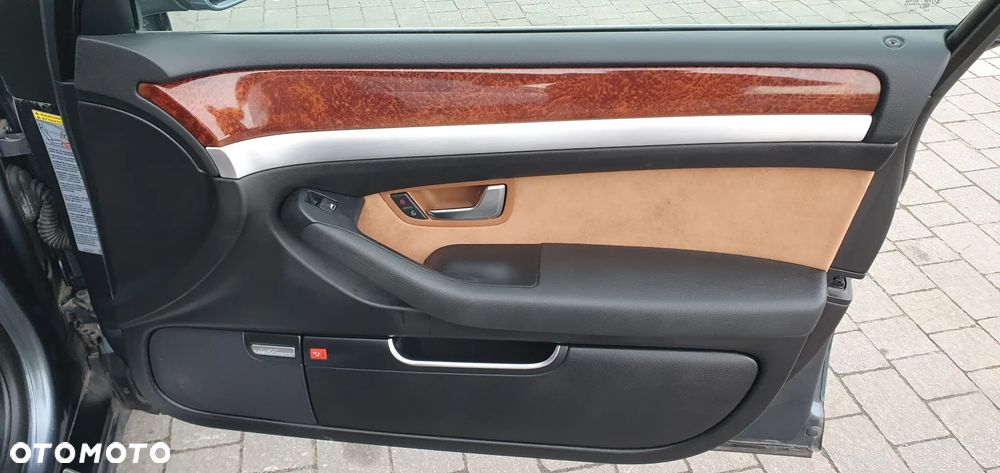 Audi A8 - 28