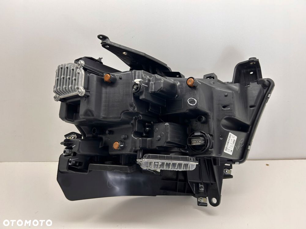 DODGE RAM 19-23 LAMPA FULL LED LEWA PRAWA PRZÓD - 10