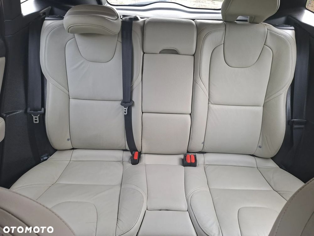 Volvo V40 D2 Momentum - 16