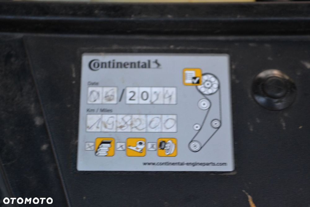 Volkswagen Caravelle - 13