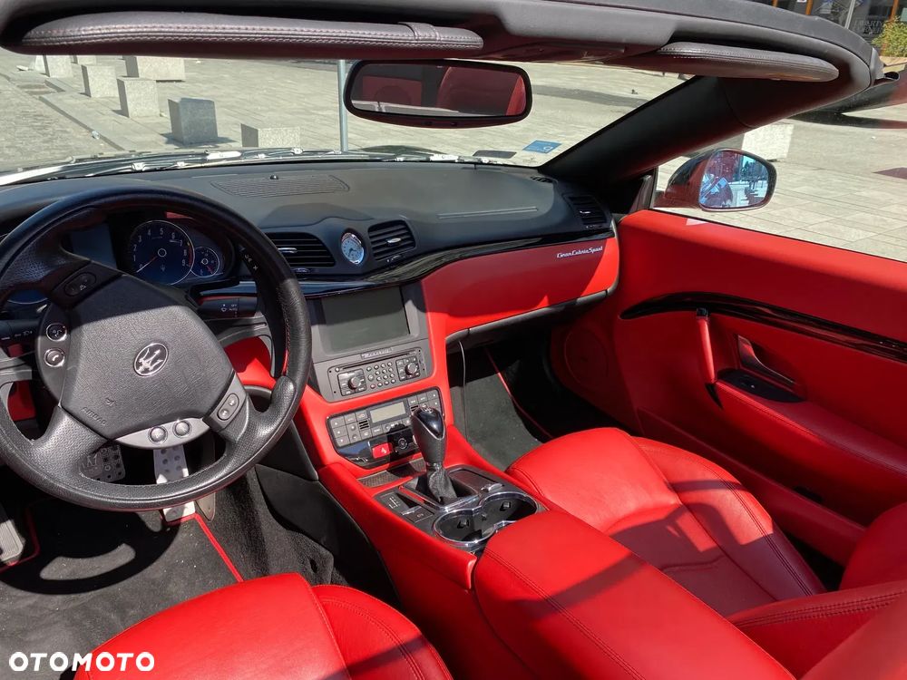 Maserati GranCabrio Sport - 11
