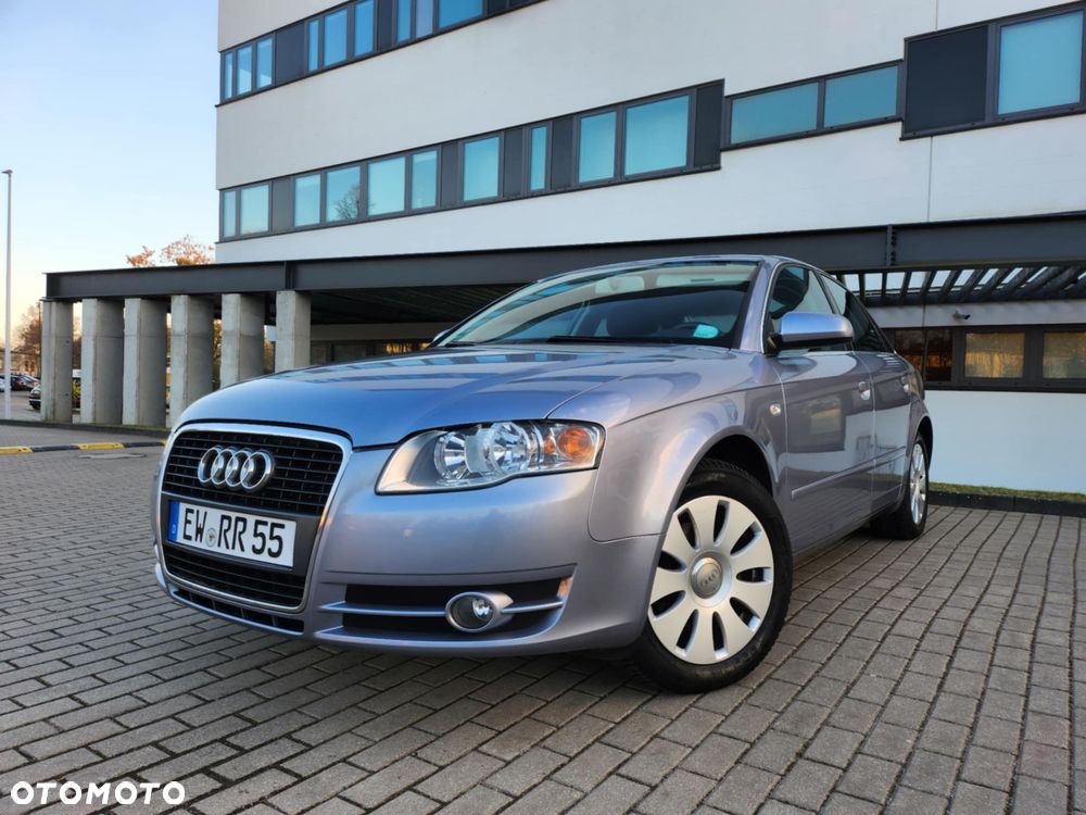 Audi A4 Limousine - 1