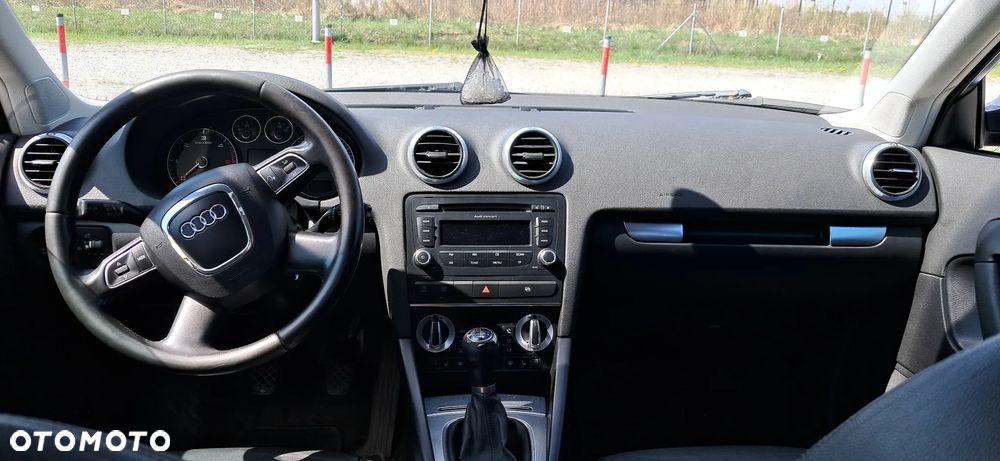 Audi A3 Sportback 1.6 TDI DPF Attraction - 14