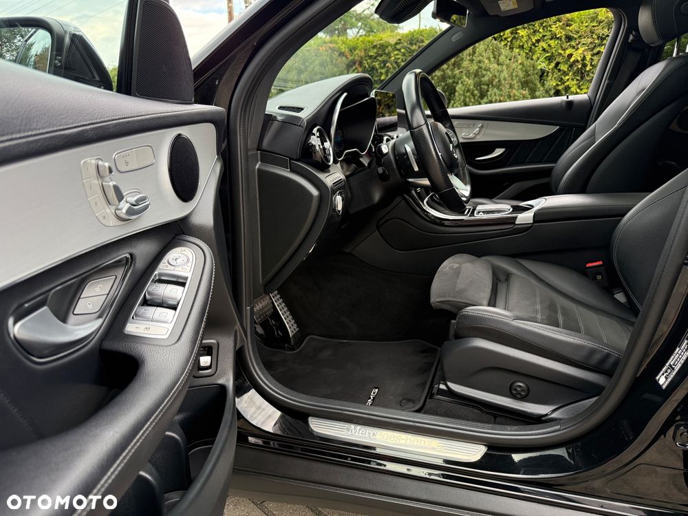 Mercedes-Benz GLC 300 4Matic 9G-TRONIC AMG Line Plus - 18