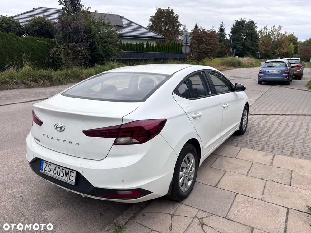 Hyundai Elantra 1.6 Classic + - 4