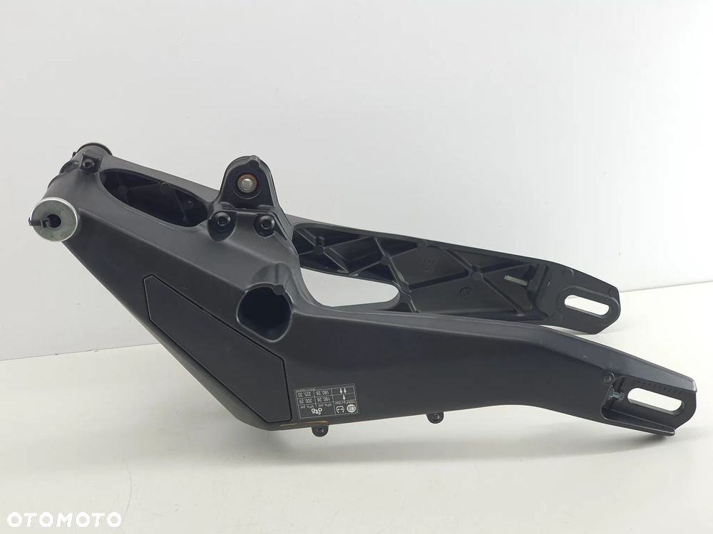 WAHACZ TYL  YAMAHA XSR 125 - 1