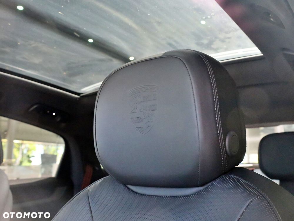 Porsche Cayenne - 14