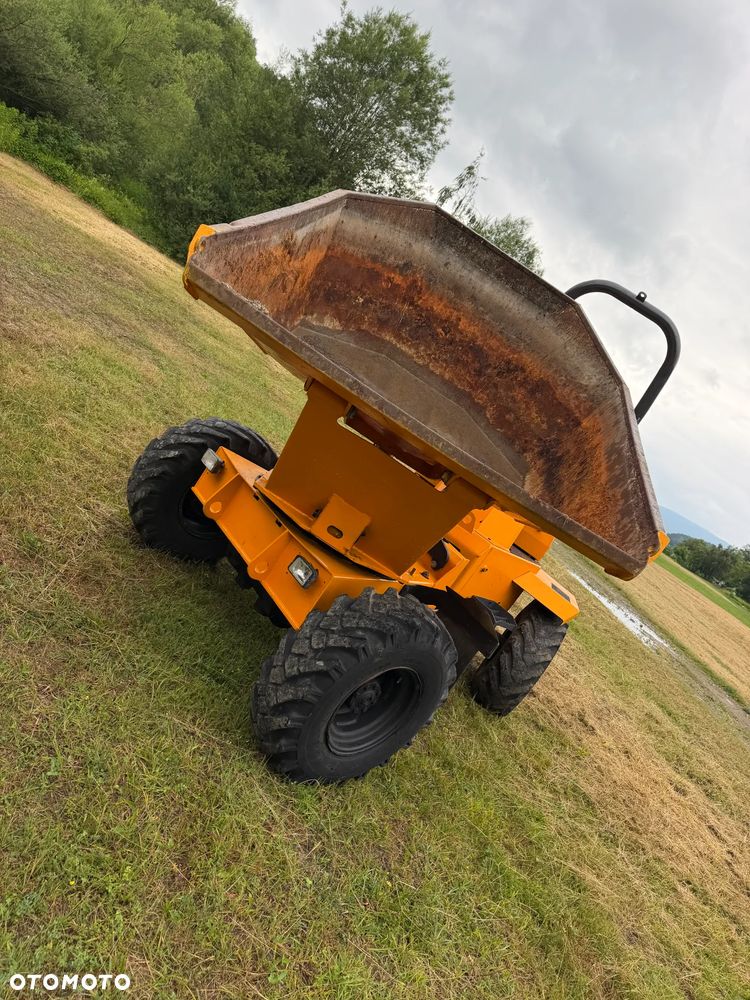 Thwaites MACH Wozidło Budowlane-Rolnicze. Wózek z Obrotową Kolebą. 3 tony ładowność. 4x4. Silnik YANMAR 4 cylindry 50 km. Jazda 3 prędkości. Maszyna w ładnym stanie z Norweskiego Gospodarstwa! Ani deka luzów i wycieków! Pełny Oryginał. Hamulce brzytwa. Serwisy w DEKRA. Maszyna Woziła lekkie ładunki. Wielka Okazja. Wszystko w pełnym Oryginale. Opony Oryginał. Oświetlenie Fabryczne!  Mocny Silnik 4 cylindry. OKAZJA TANIO - 21