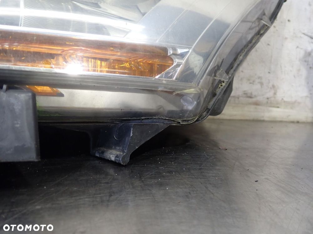 LAMPA LEWA PRZEDNIA CITROEN C4 PICASSO LIFT 1.6HDI - 3