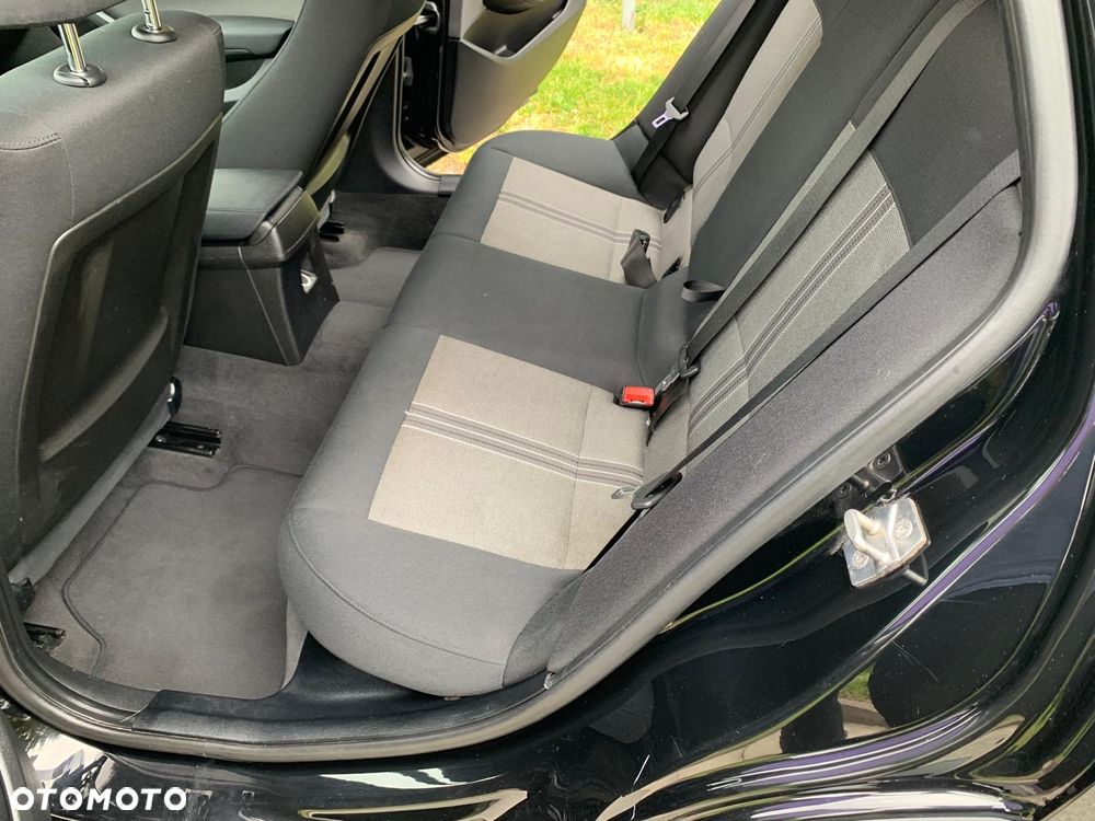 BMW X1 xDrive18d - 11