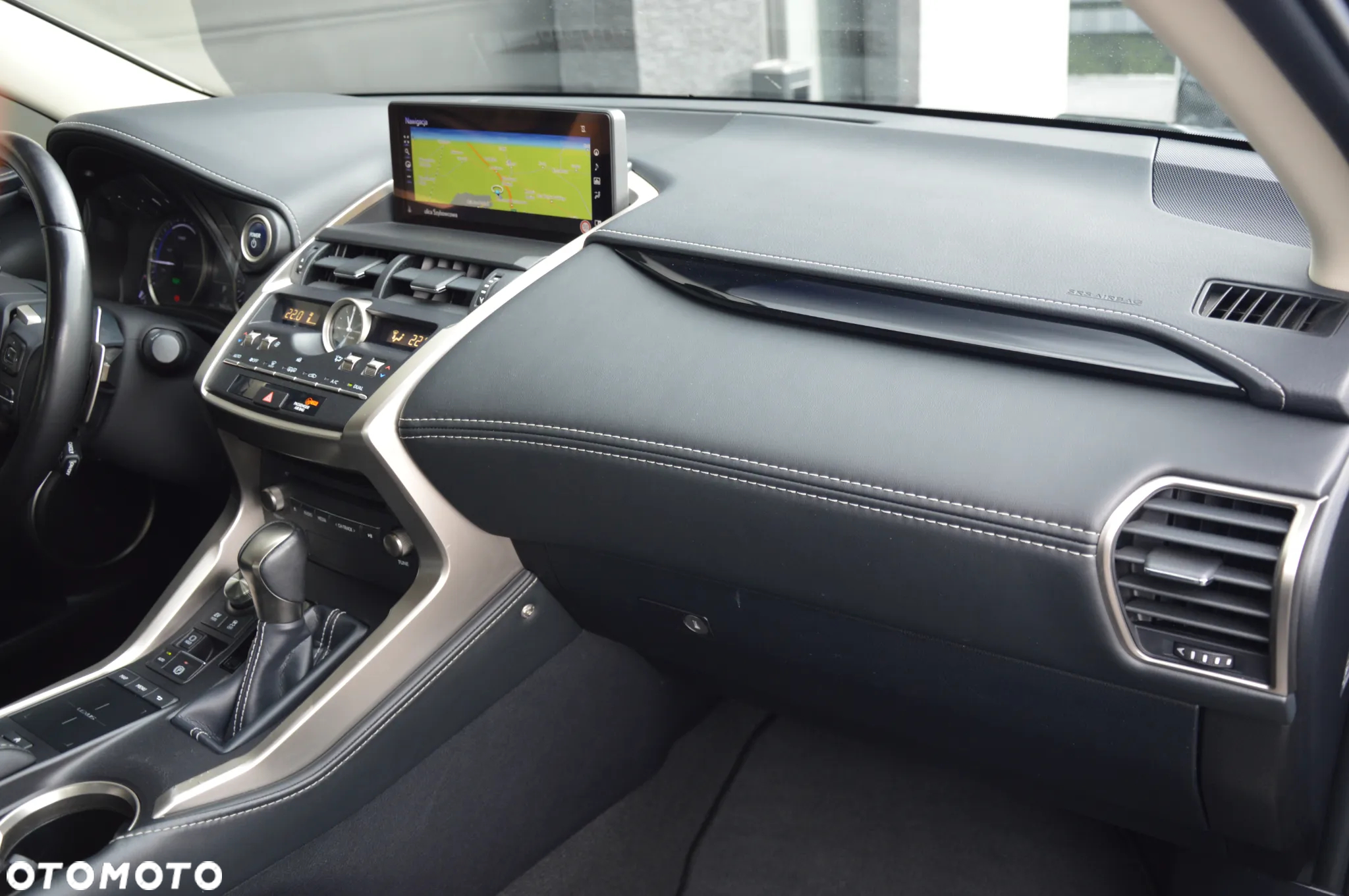 Lexus NX 300h - 20