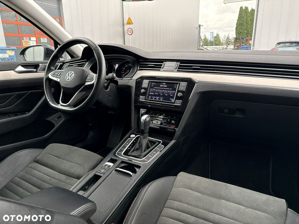 Volkswagen Passat 2.0 TSI Elegance DSG - 22