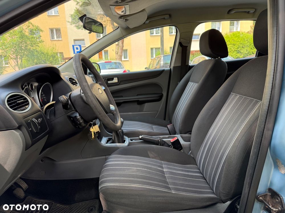 Ford Focus 1.6 Ambiente - 17