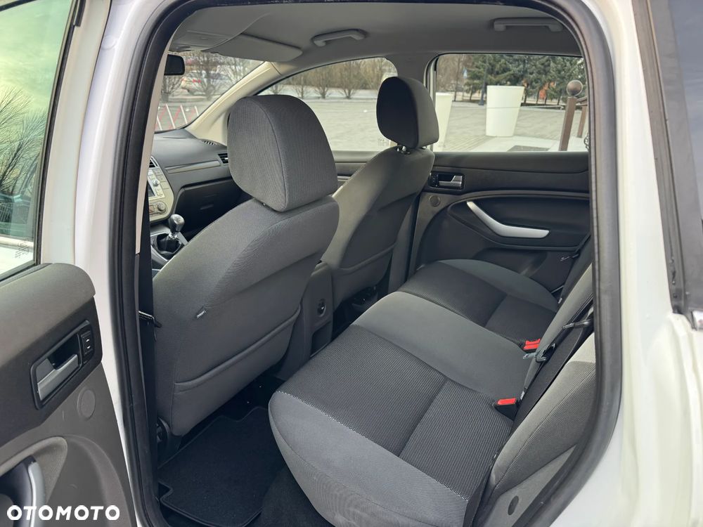 Ford Kuga 2.0 TDCi 4x4 Titanium - 14