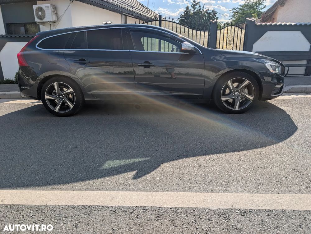 Volvo V60 D5 AWD Geartronic RDesign - 3