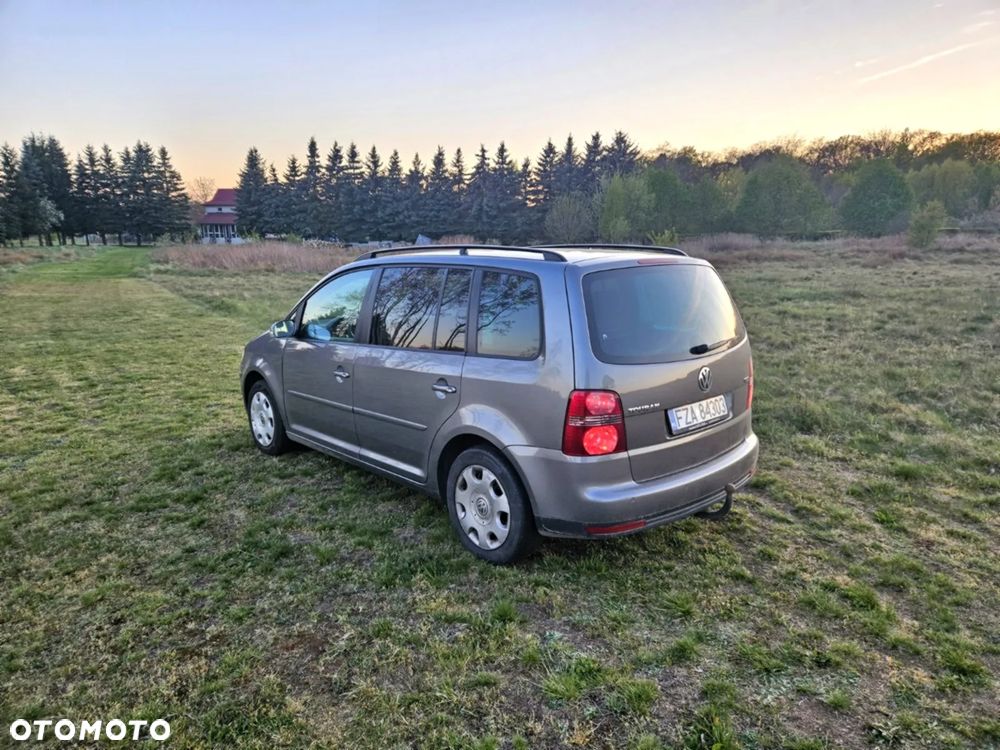 Volkswagen Touran 1.9 TDI Highline - 8