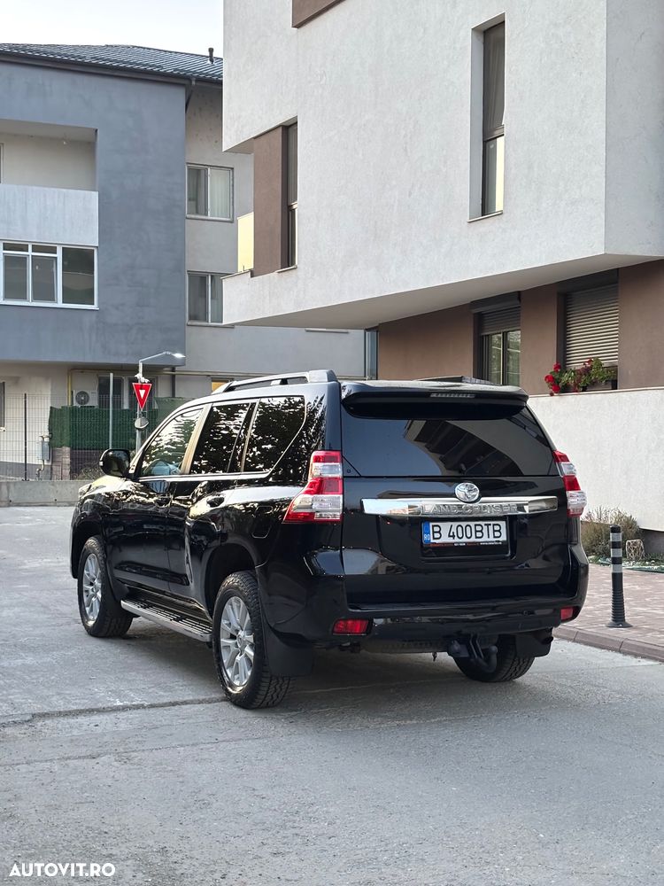 Toyota Land Cruiser - 2