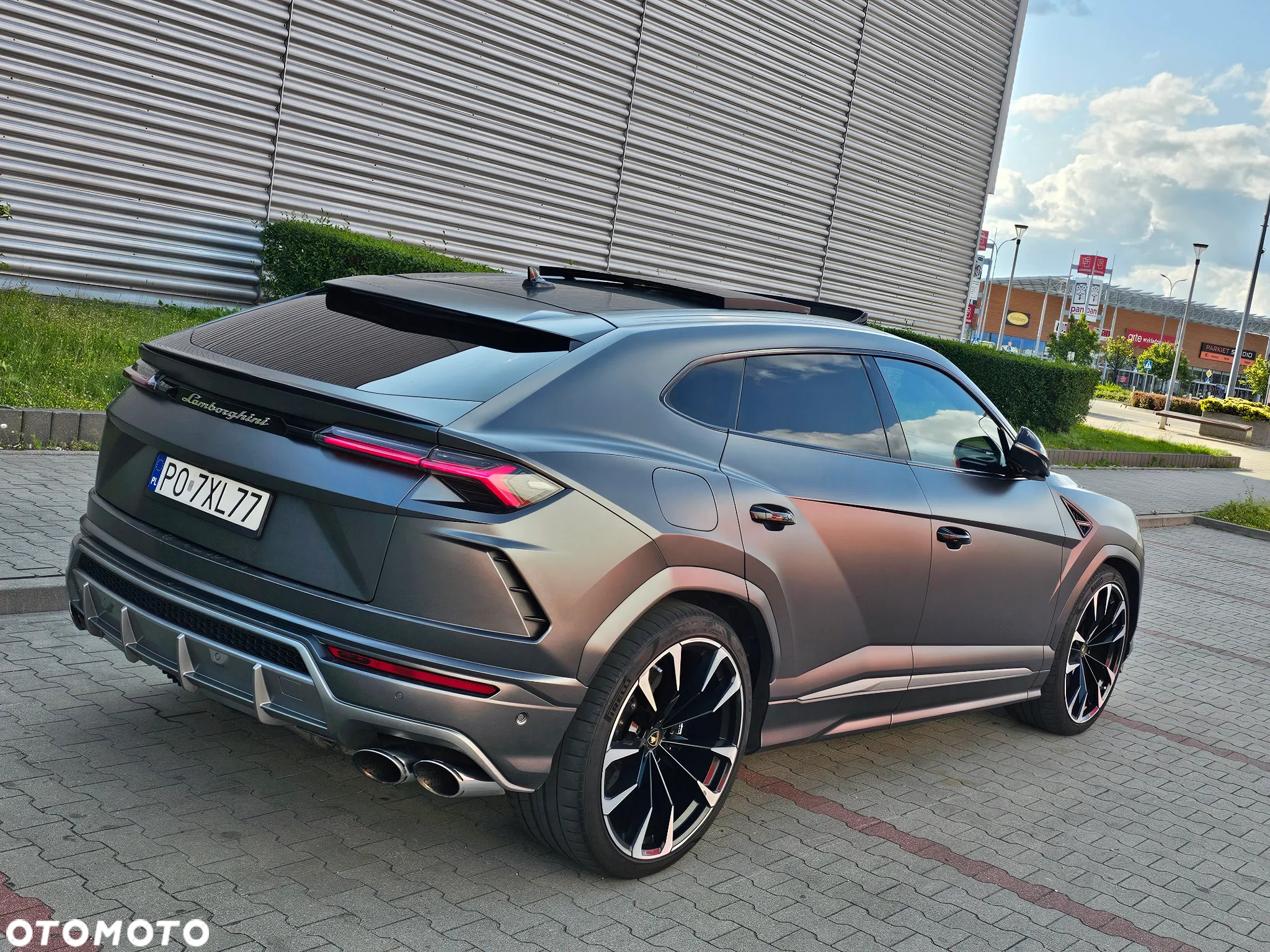 Lamborghini Urus Standard - 28