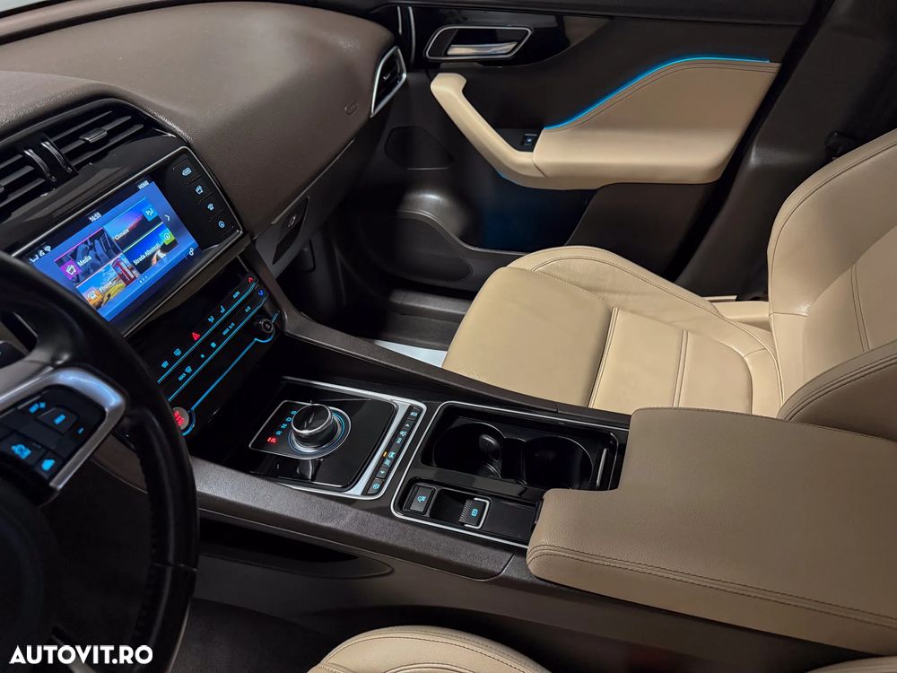 Jaguar F-Pace 25d AWD Aut. Prestige - 35