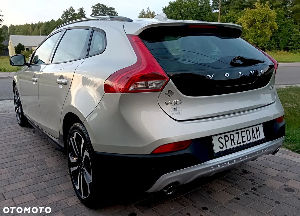 Volvo V40 Cross Country D3 Drive-E SCR Momentum - 6