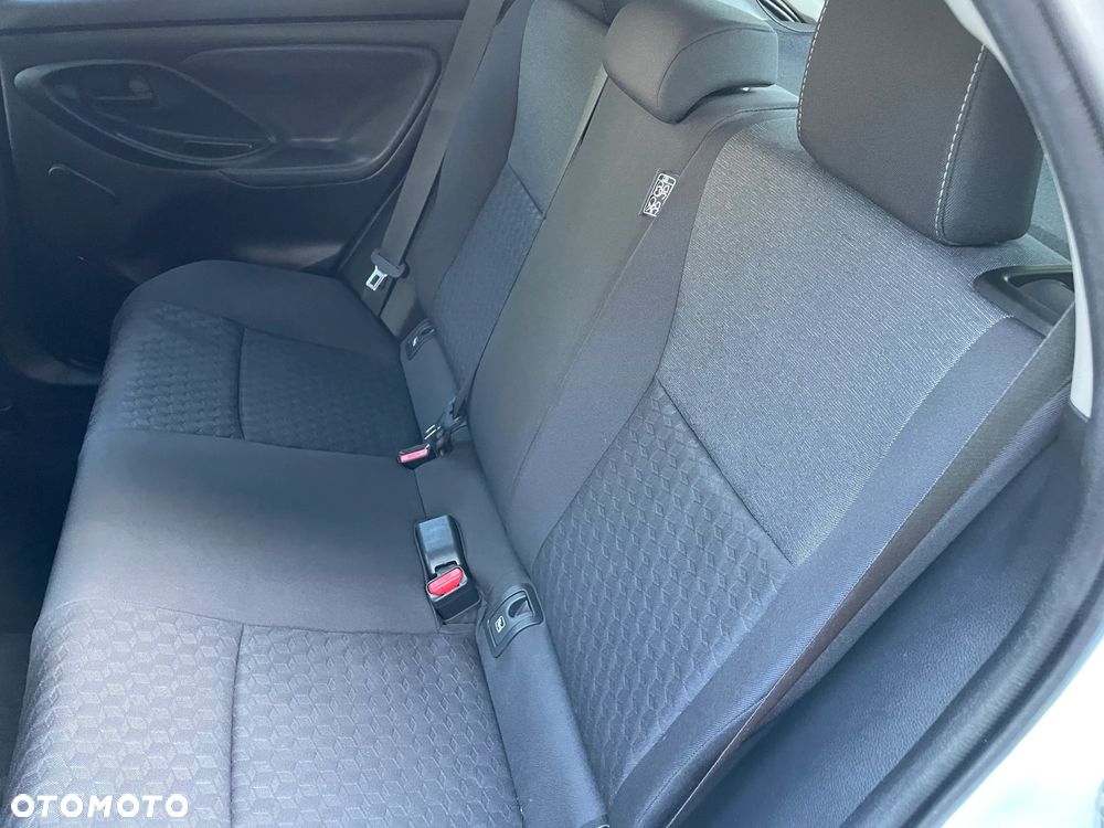Toyota Yaris - 16