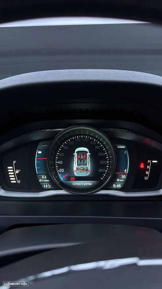 Volvo V60 D6 Plug-In-Hybrid AWD Geartronic Momentum - 18