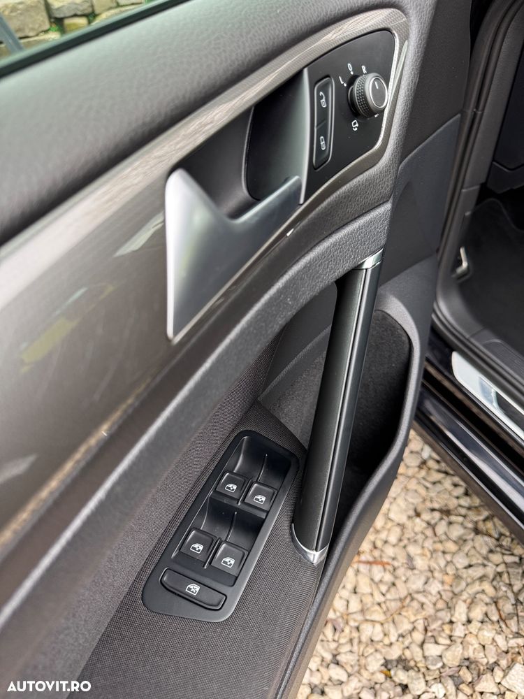 Volkswagen Golf 1.6 TDI DSG Join - 16