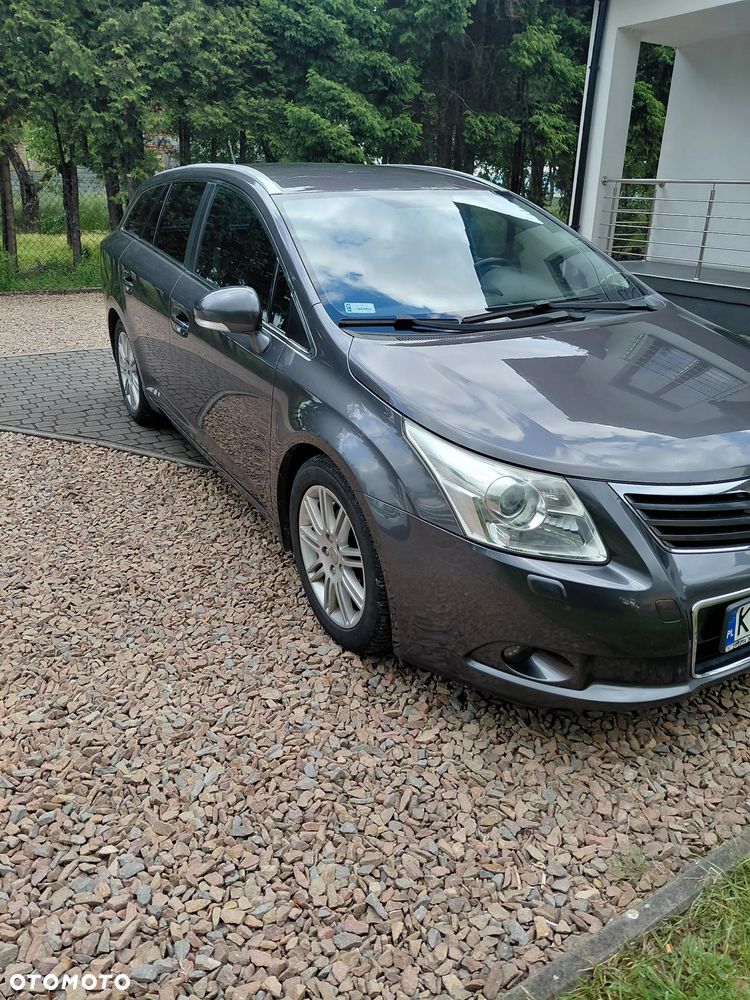 Toyota Avensis - 11