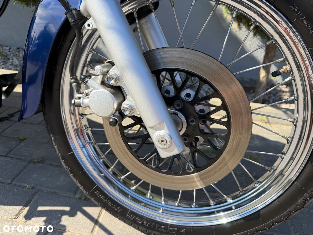 Suzuki Intruder - 12