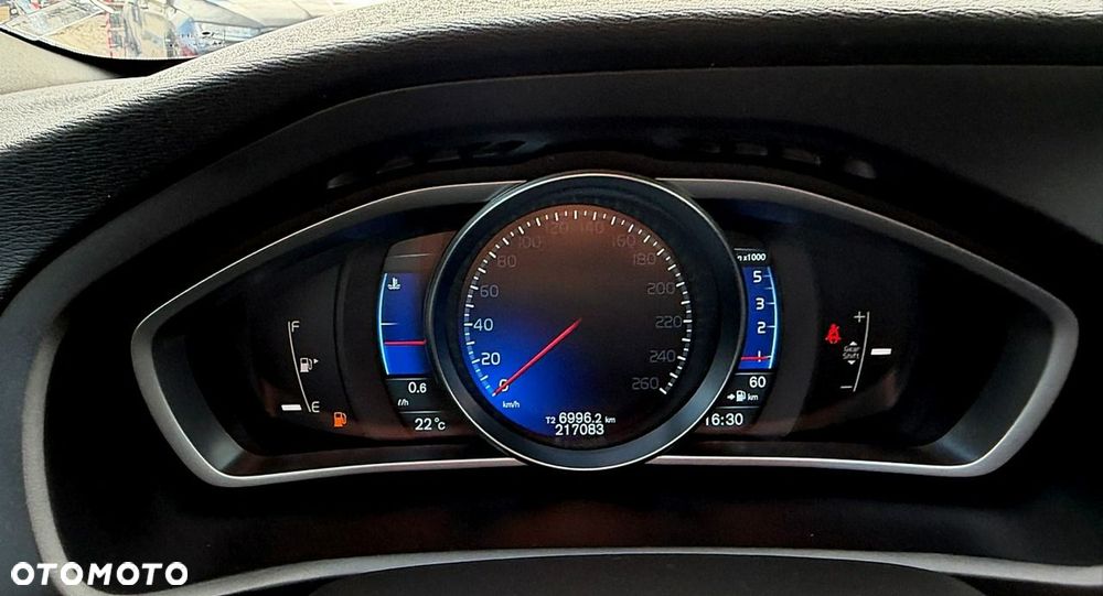 Volvo V40 - 18