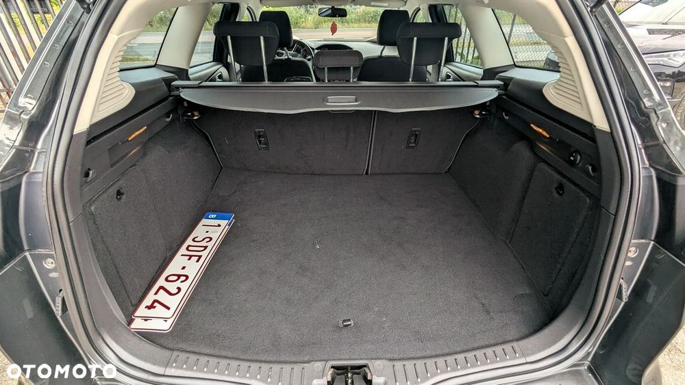 Ford Focus - 32