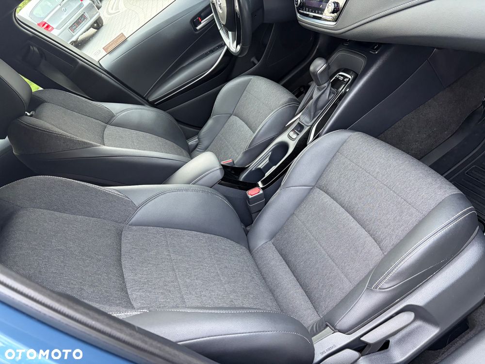 Toyota Corolla 1.8 Hybrid Executive - 27