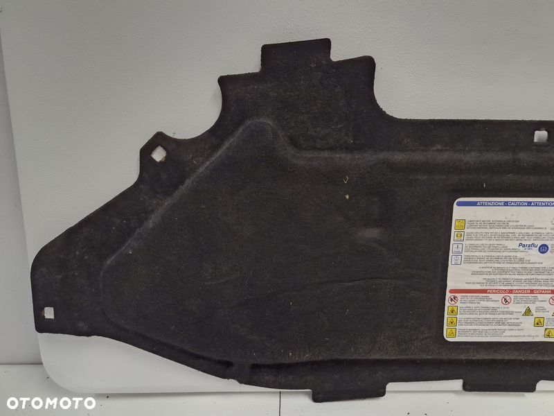 fiat 500 07- wygłuszenie maski podbitka - 3