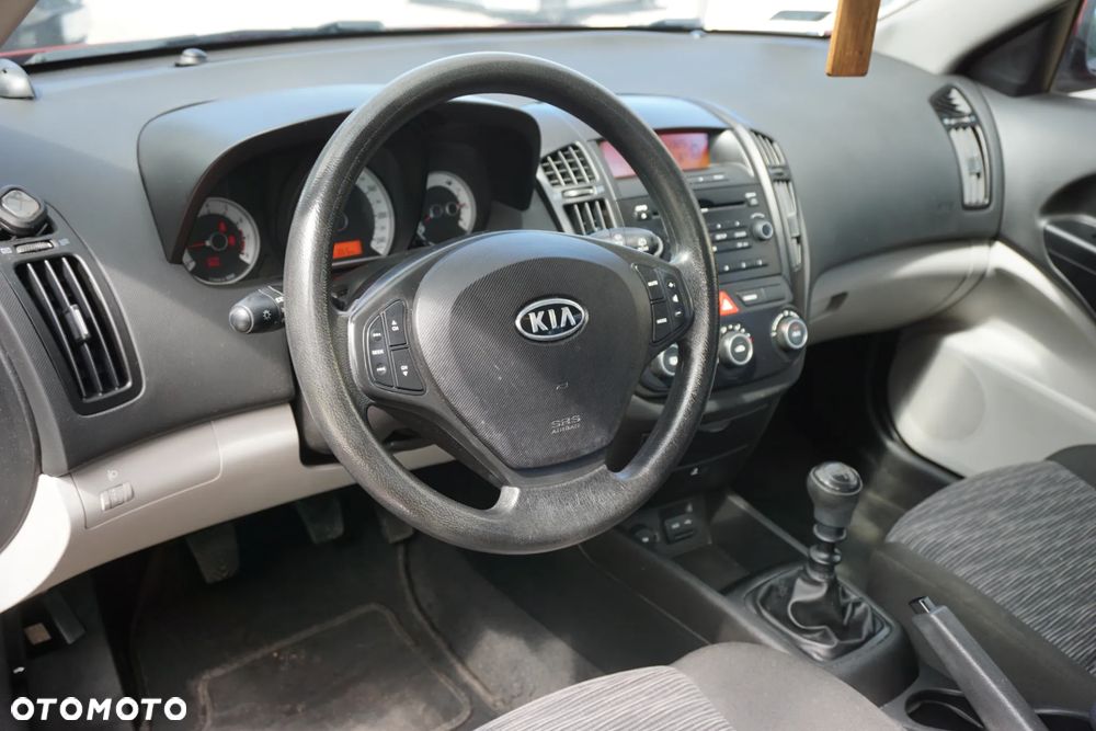 Kia Ceed 1.4 Comfort + - 9