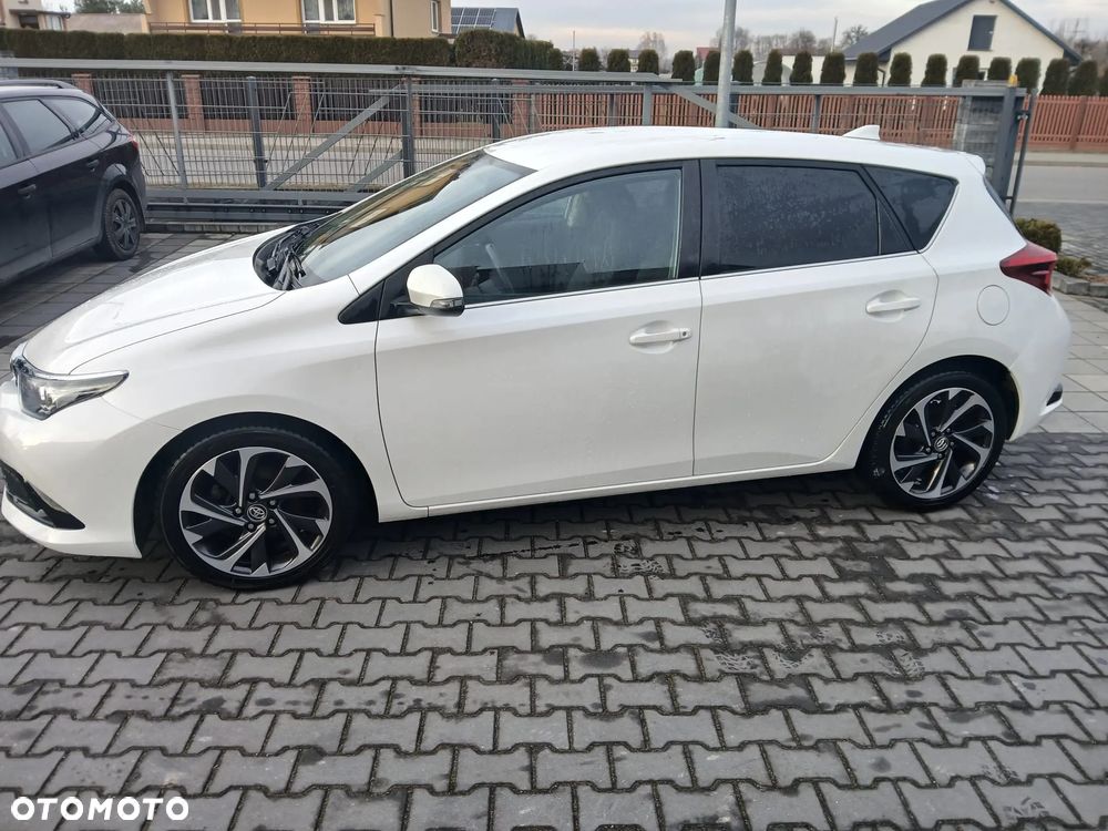 Toyota Auris 1.6 D-4D Prestige - 6
