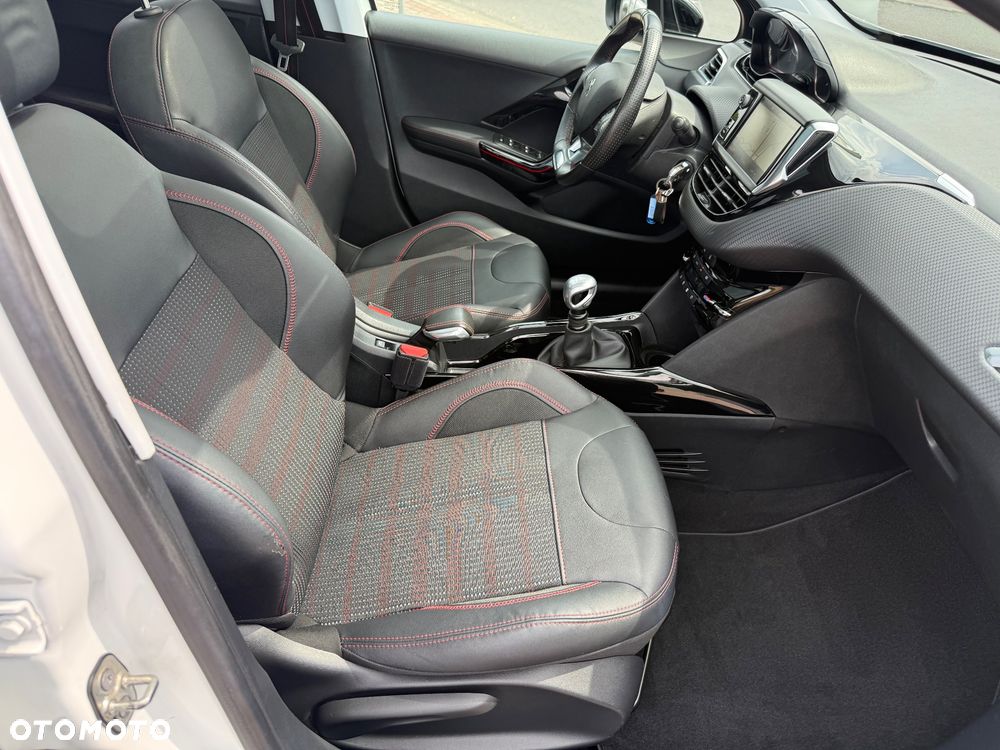 Peugeot 2008 PureTech 130 Stop&Start GT-Line Edition - 11