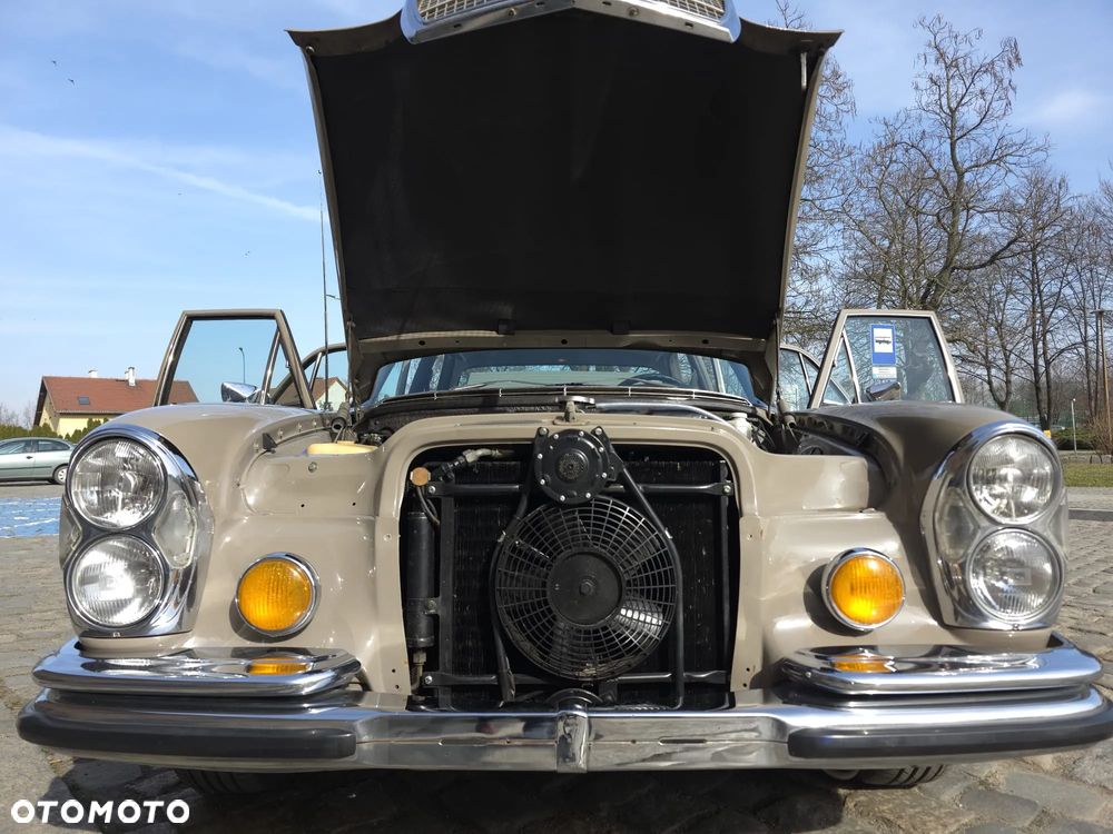 Mercedes-Benz 280 - 17